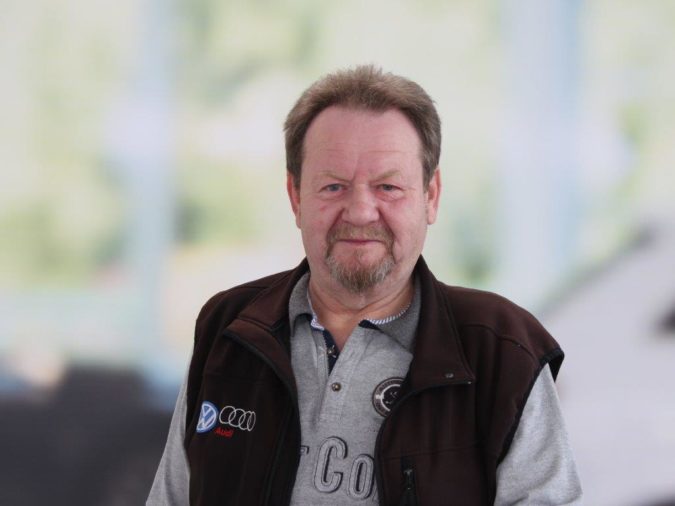 Siegfried Kraus teiledienst@autohaus-cham.de 8901-12 ( Teiledienst und Ersatzteilieferung)